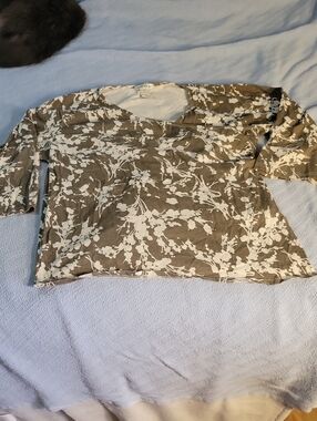 Orvis Tan and Cream Floral Scoop Neck Top